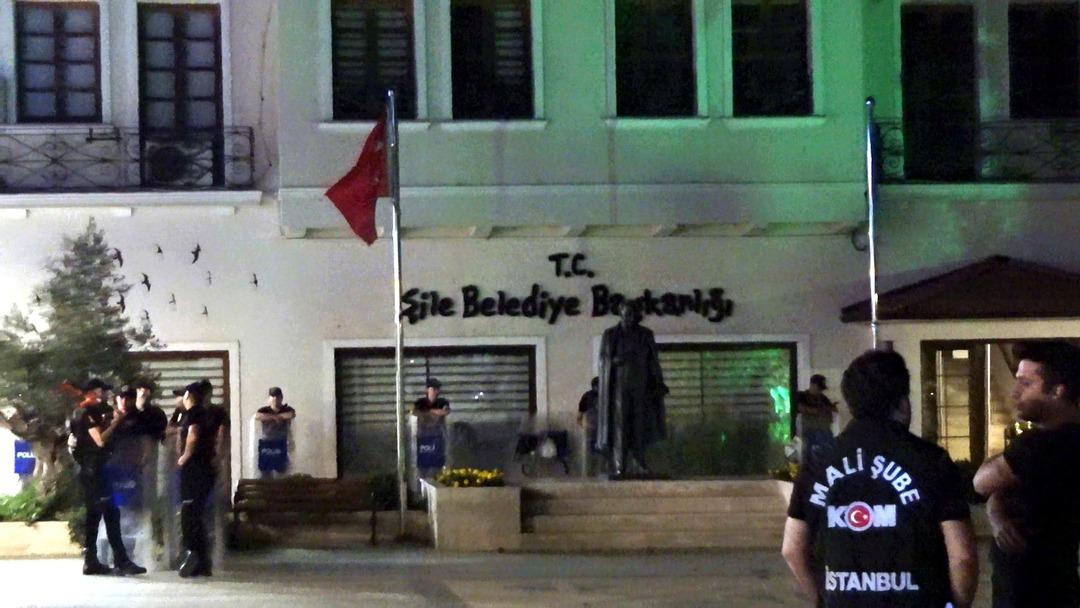 1200xauto Son dakika! Şile Belediyesi'ne operasyon... Belediye Başkanı Özgür Kabadayı gözaltına alındı