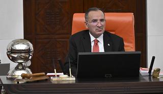 Bekir Bozdağ’ı TBMM’de kızdıran olay! AK Parti sıralarına dönüp böyle söyledi: ‘O arkadaşımız dışarı çıksın’