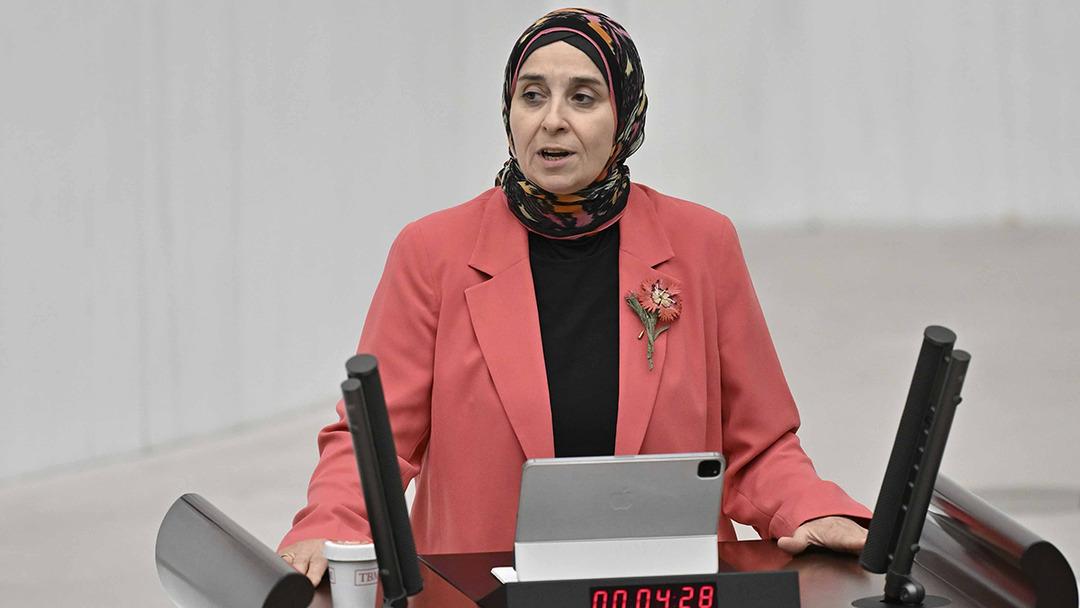 Bekir Bozdağ’ı TBMM’de kızdıran olay! AK Parti sıralarına dönüp böyle söyledi: ‘O arkadaşımız dışarı çıksın’ 1