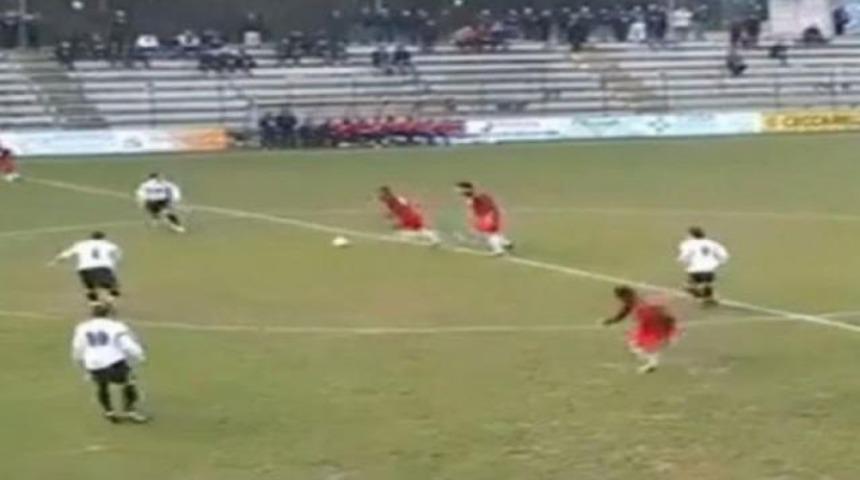 Tarihin en hızlı gol&uuml; (İZLEYİN)