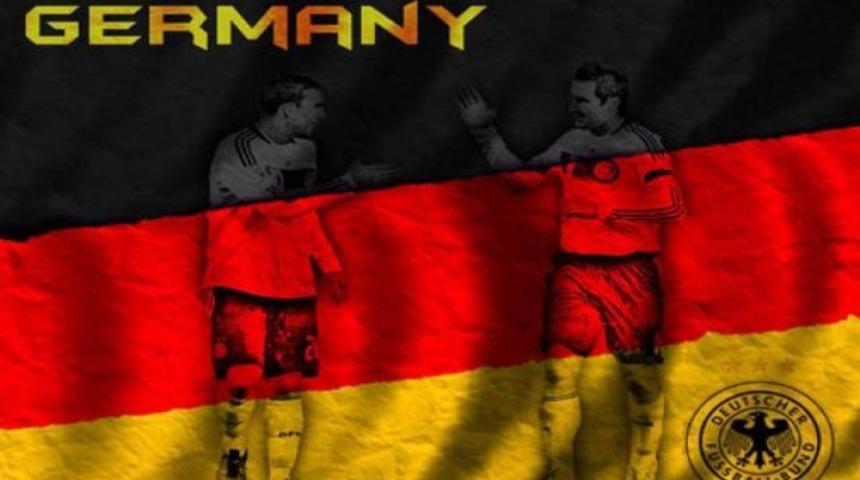 Milli Takımın yarısını eşcinsel g&ouml;sterdiler!