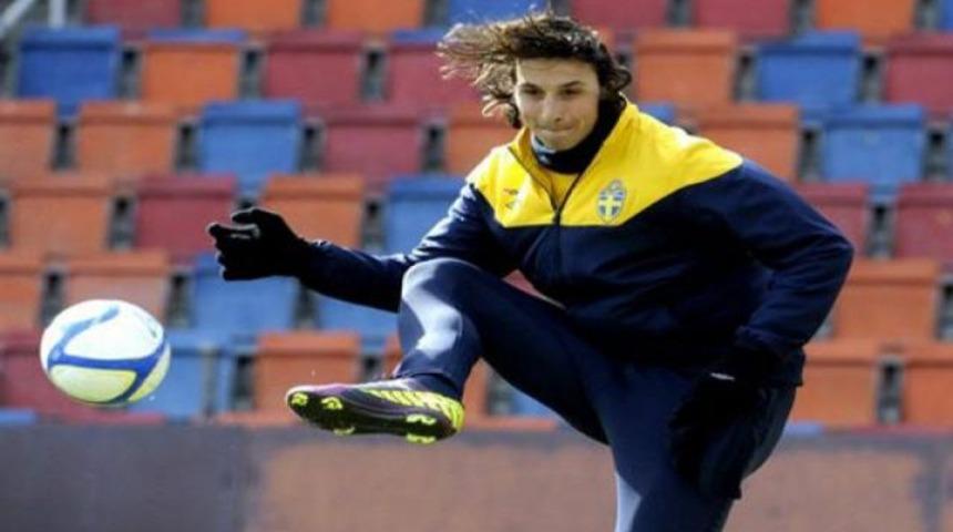 Yine Zlatan, yine tekme! (Video)