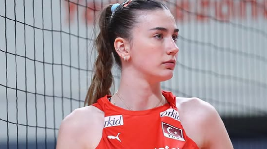 Zehra Güneş'ten sonra Dilay Özdemir pozlarıyla gündemde! Güzel voleybolcuya beğeni yağdı
