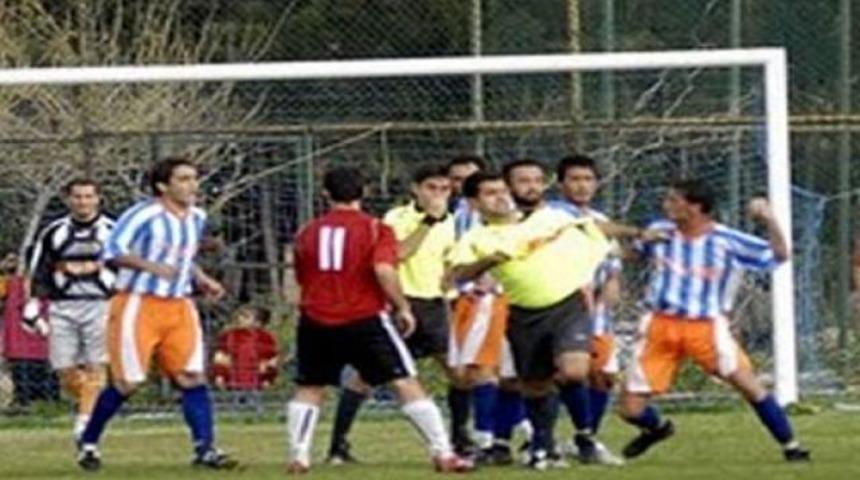 Burun kıran futbolcuya 3 yıl...