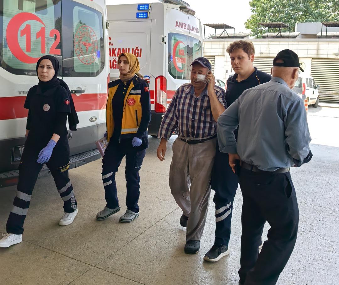 1200xauto Bursa'da akılalmaz saldırı: 15 yaşındaki çocuk, kendisini ıslatmayı reddeden bahçıvanı darbetti!
