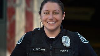 Kadın polis 'Hastayım' diyerek devleti dolandırdı! 600 bin dolar aldı ama sonu kötü bitti