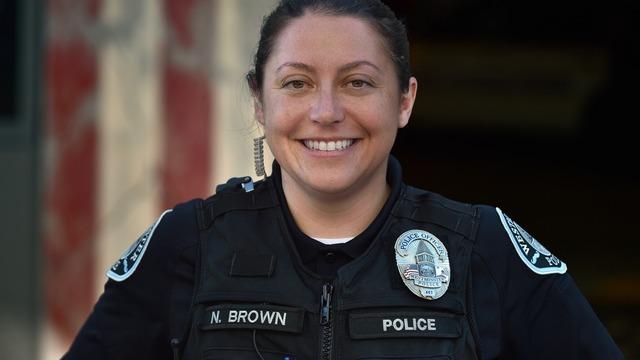 Kadın polis 'Hastayım' diyerek devleti dolandırdı! 600 bin dolar aldı ama sonu kötü bitti