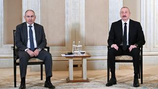 Dünyanın konuştuğu görüntüler! Aliyev ile Paşinyan arasında soğuk rüzgarlar...