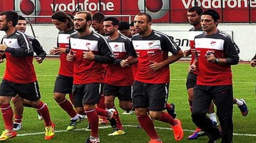 &Uuml;mit Milli aday kadro a&ccedil;ıklandı