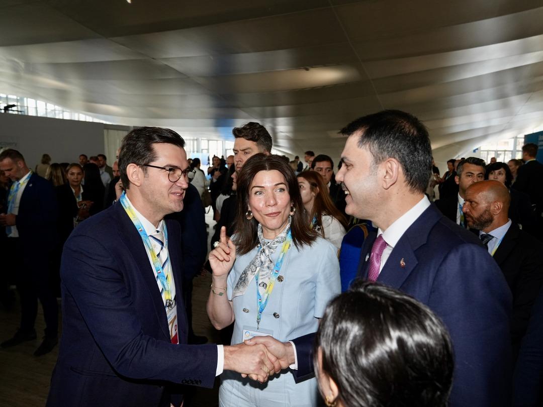Los gobiernos de Italia y Ucrania lo organizaron conjuntamente. El ministro Kurum asistió en representación de Turquía.