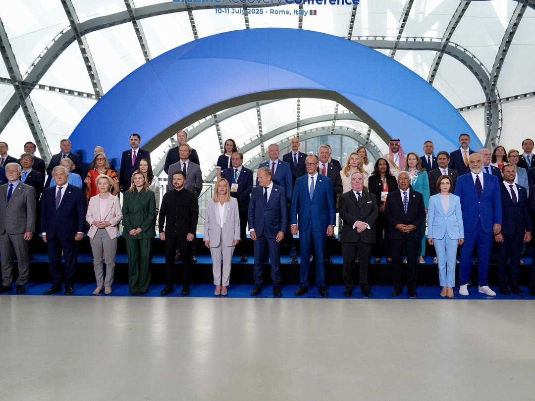 Los gobiernos de Italia y Ucrania lo organizaron conjuntamente. El ministro Kurum asistió en representación de Turquía.