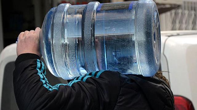 İstanbul'un sıcak havalarda kavrulduğu bu günlerde günlük tüketilen damacana su sayısı hayrete düşürdü! İşte o rakamlar