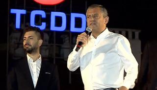 CHP lideri Özel Adana'da! "Zeydan Başkan 250 bin hemşehrin bu meydanda sana sahip çıkıyor"