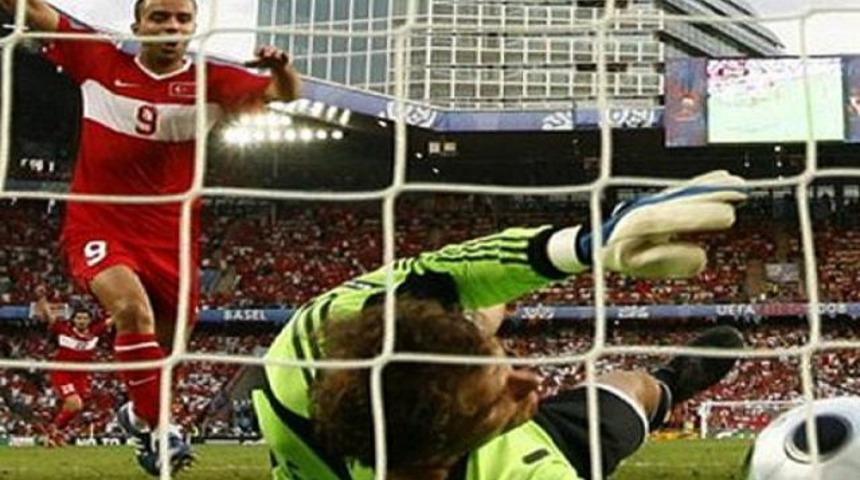 T&uuml;rk futbolu i&ccedil;in m&uuml;thiş iddia!