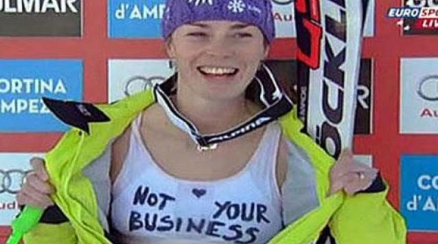 Kayakta i&ccedil; &ccedil;amaşırı skandalı!