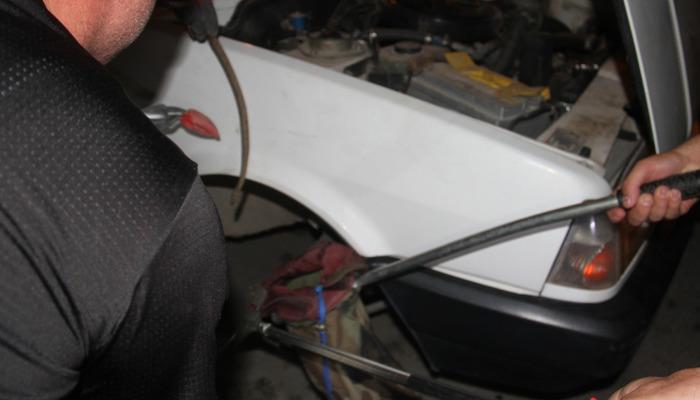 20569481-700x400 Konya’da otomobilin jantına girerek sıkışan yılanı itfaiye çıkardı