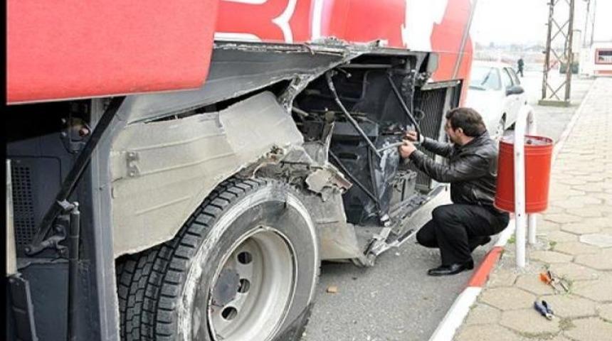 Otob&uuml;se &ccedil;arpan trenin makinisti alkoll&uuml; &ccedil;ıktı