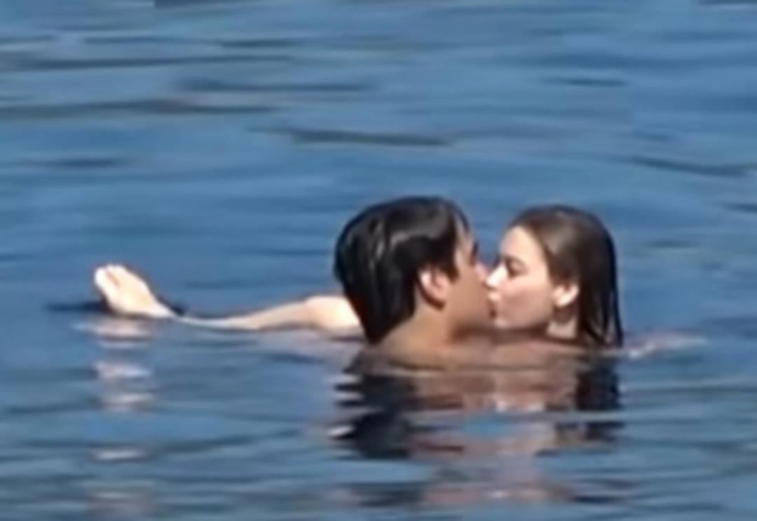 Mert Ramazan Demir yine dudak dudağa yakalandı! Bodrum daki o anlar olay oldu:  Afra Saraçoğlu na benziyor!  5