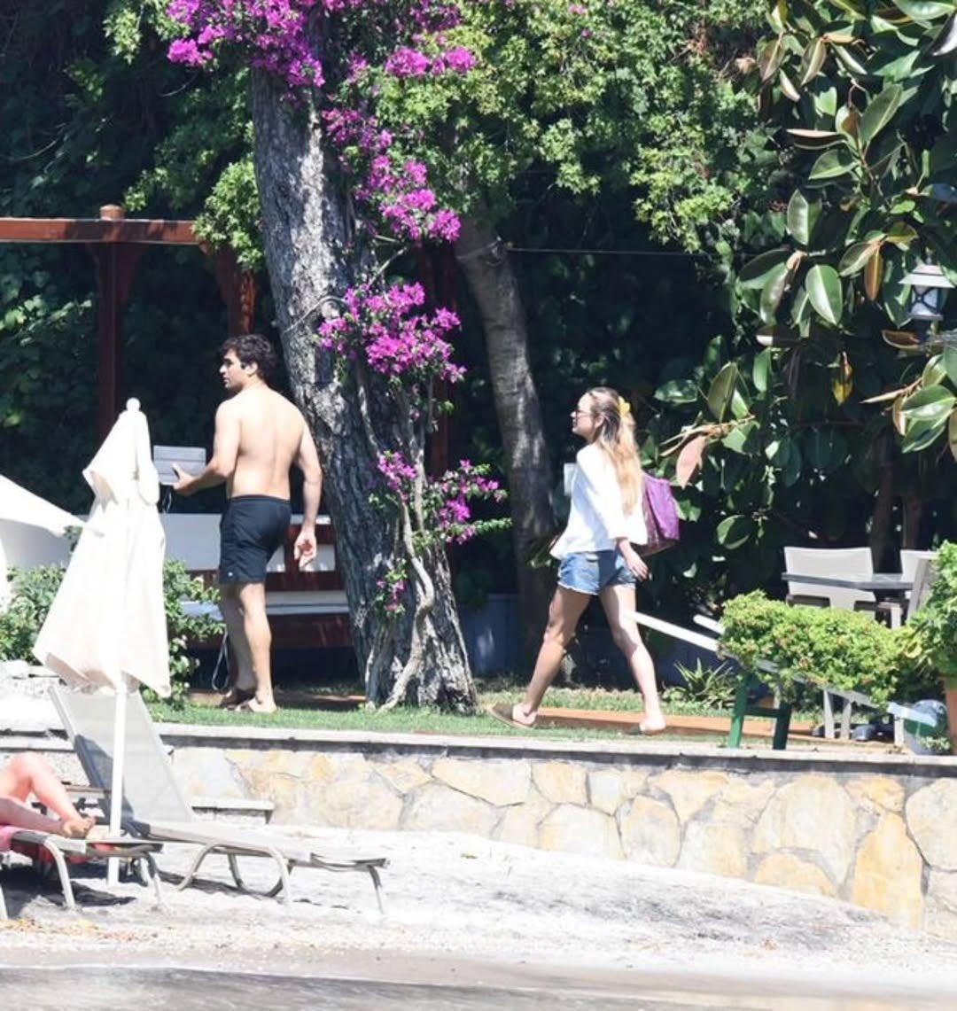 Mert Ramazan Demir yine dudak dudağa yakalandı! Bodrum daki o anlar olay oldu:  Afra Saraçoğlu na benziyor!  1
