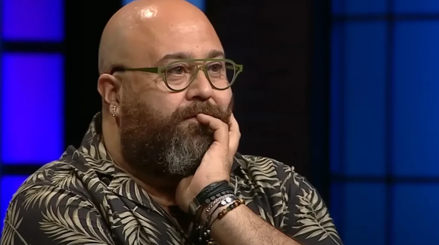 Ayak paylaşımı çok konuşuldu! Şef Somer Sivrioğlu genç aşkı Tilbe Uslu'nun yeni yaşını kutladı