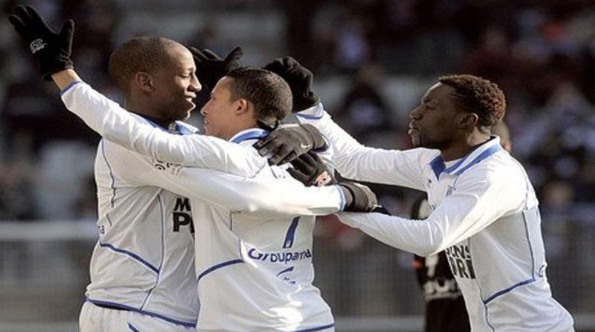 F.Bah&ccedil;e gen&ccedil; yıldızın peşinde!