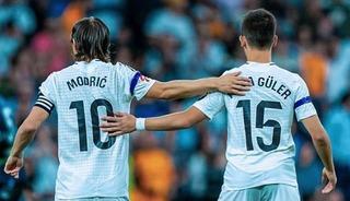 Formasını ona emanet etti! Modric'den Arda'ya duygusal veda... Herkes o anları konuşuyor