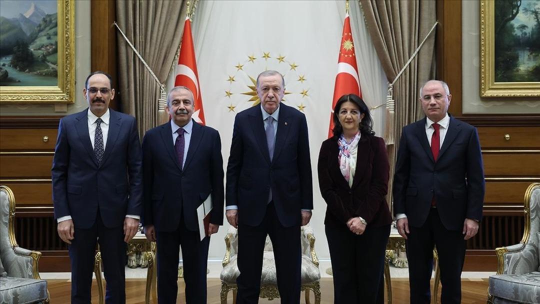 PKK silah bıraktı, tüm gözler Cumhurbaşkanı Erdoğan’ın tarihi açıklamasında! On binlerce kişiyi ilgilendiren af mı geliyor? Demirtaş sürprizi 3