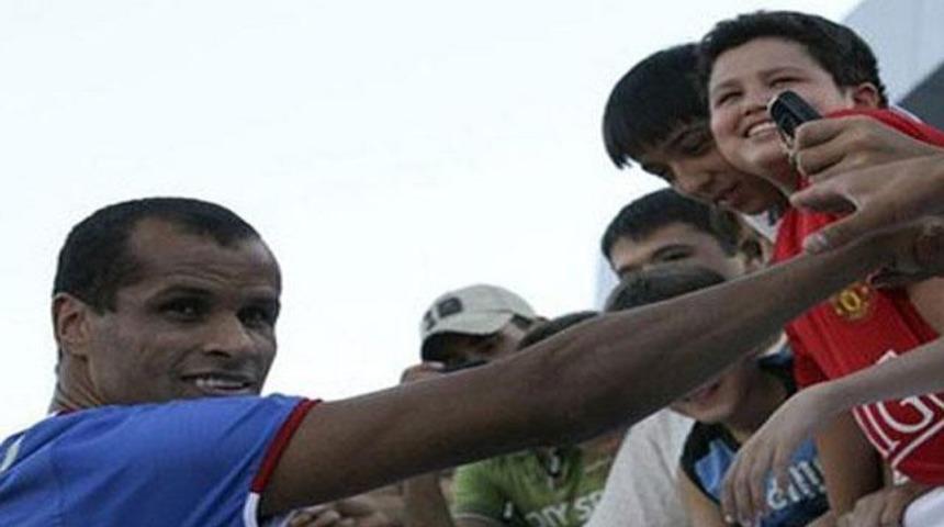 Rivaldo şova başladı!