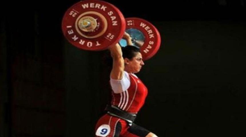 Sibel Şimşek'ten b&uuml;y&uuml;k başarı..