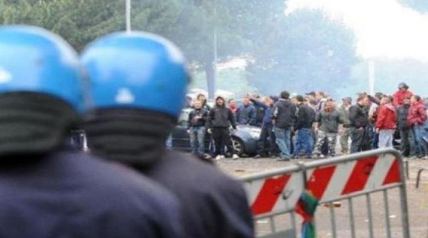 Taraftarlar idmanı bastı! (Galeri)