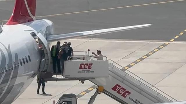 Leman Dergisi'nin yazı işleri müdürü Aslan Özdemir gözaltına alındı