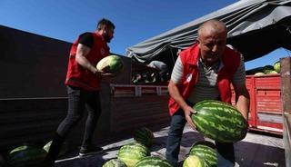 Kayseri’de 17 ton karpuz dağıtıldı