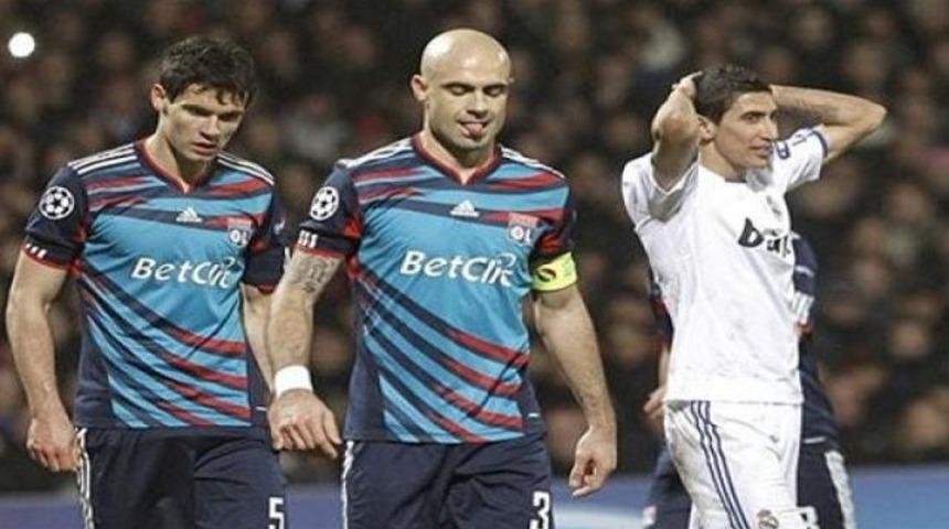 Real ka&ccedil;tı, Lyon yakaladı! (Video)