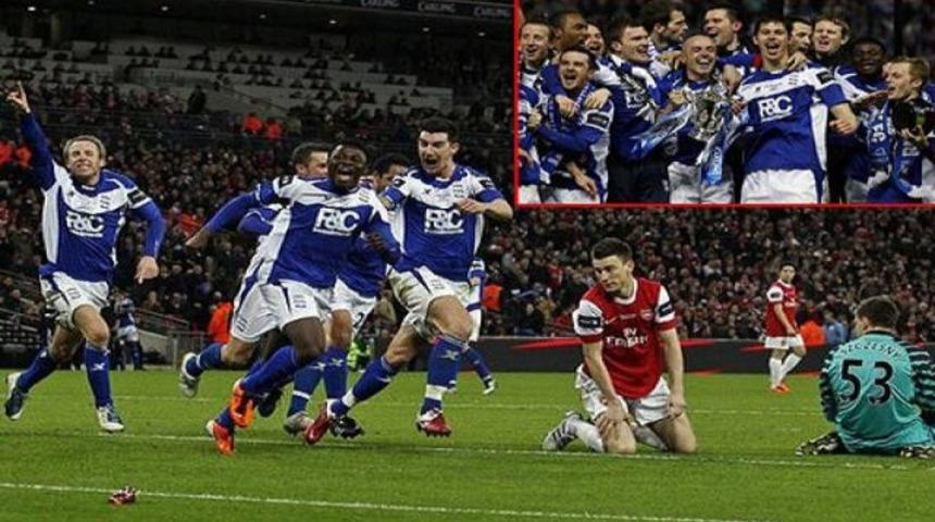 Arsenal Wembley'de g&ouml;m&uuml;ld&uuml;! (İZLEYİN)