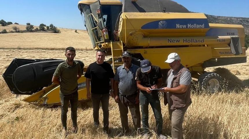 Beyşehir’de hububat alanlarında dane kaybının önüne geçebilmek için seferber oldular