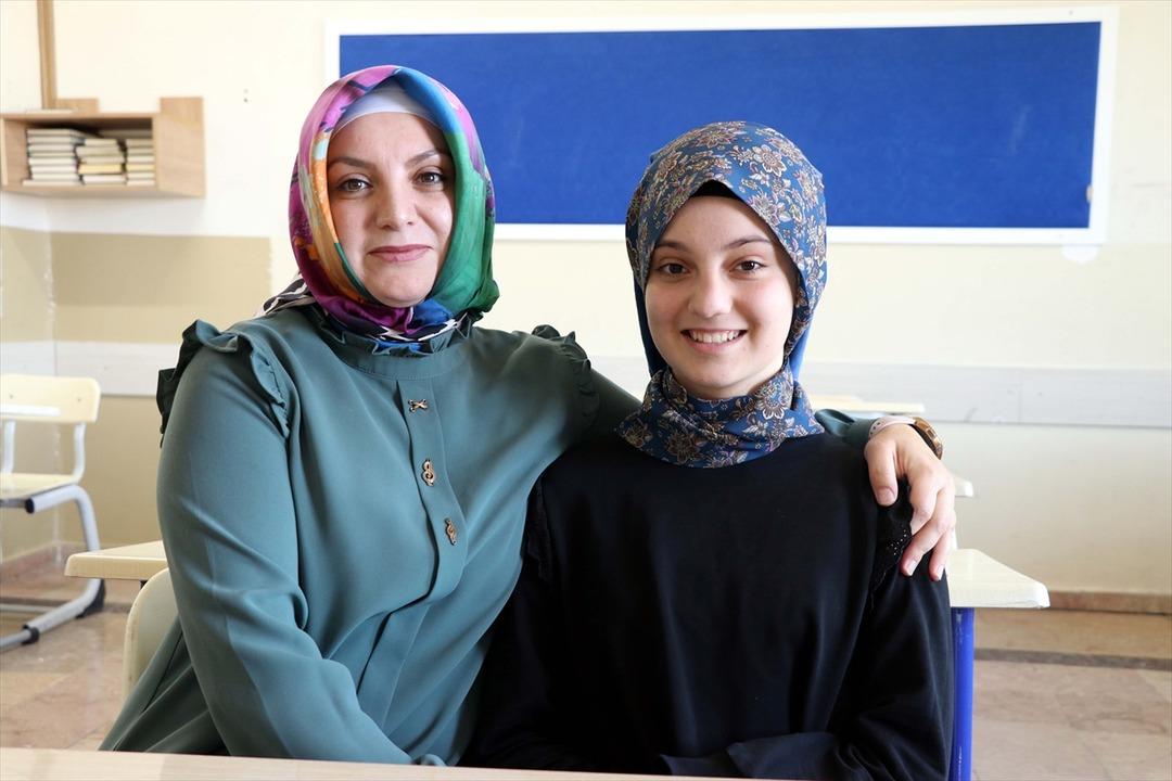LGS Türkiye birincisi Şevval Ece Kılınçer: "Asrın felaketi" olan depremde kaybettiği babasına sözünü tuttu, tam puan aldı… 1