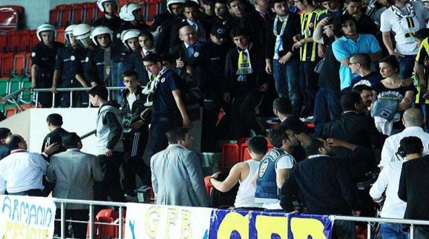 F.Bah&ccedil;e-G.Saray derbisi karıştı!