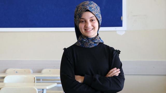 LGS Türkiye birincisi Şevval Ece Kılınçer: Asrın felaketi olan depremde kaybettiği babasına sözünü tuttu, tam puan aldı…