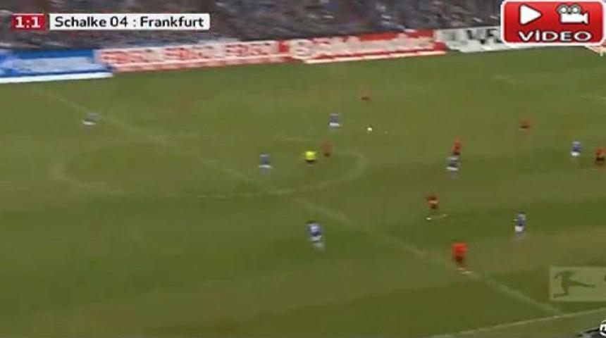 73 metreden inanılmaz gol (İZLEYİN)