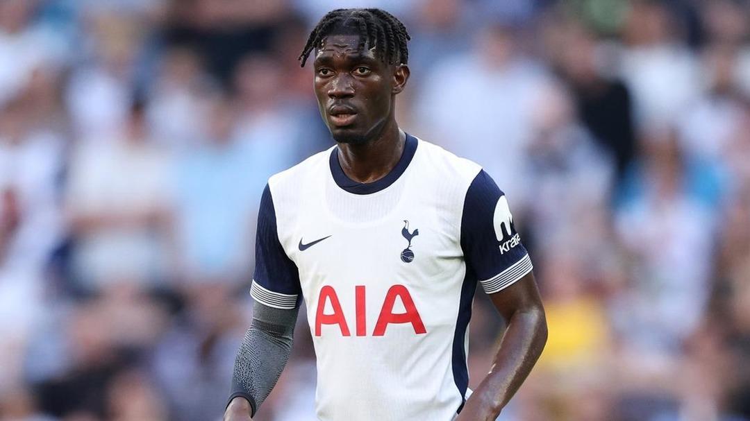 Fenerbahçe de orta saha için transfer hareketliliği! Yves Bissouma için resmi temas başladı... 1