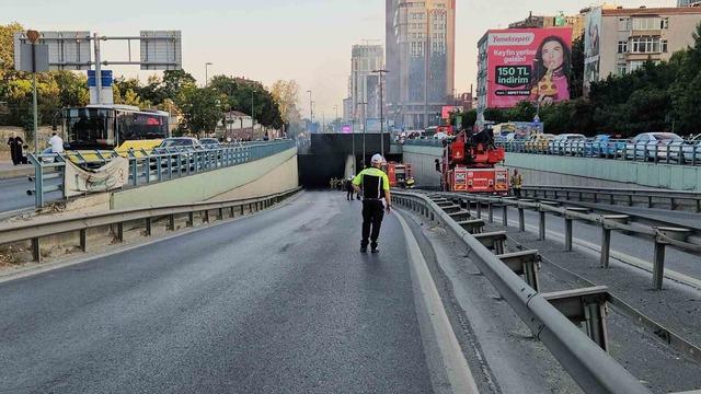 Zincirlikuyu’da İETT otobüsü alevlere teslim oldu