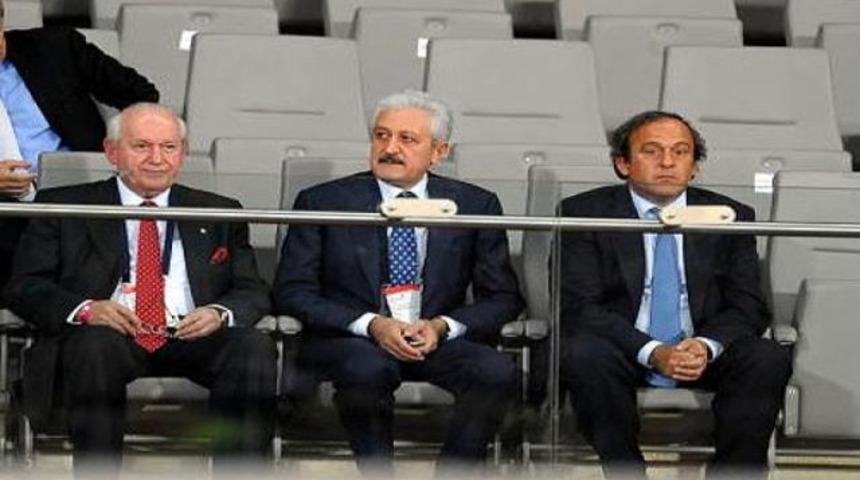 Platini T&uuml;rkiye'ye geliyor