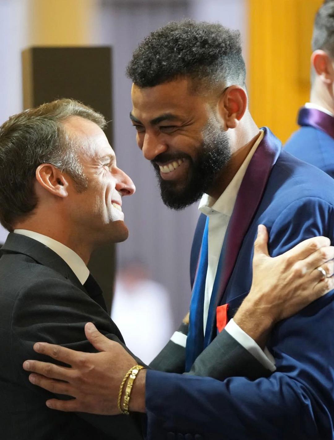 Fenerbahçe’nin olimpiyat şampiyonu Fransız voleybolcuları Macron tarafından ödüllendirildi! 1