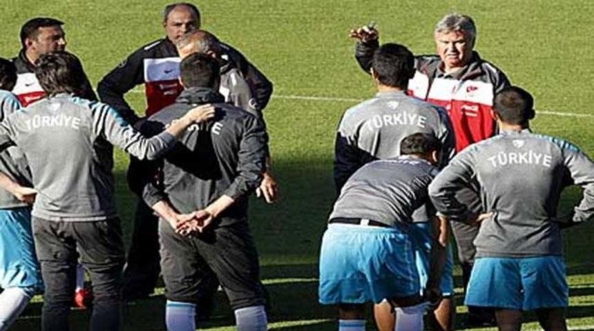 'T&uuml;rkiye EURO 2012'den ihra&ccedil; edilebilir'