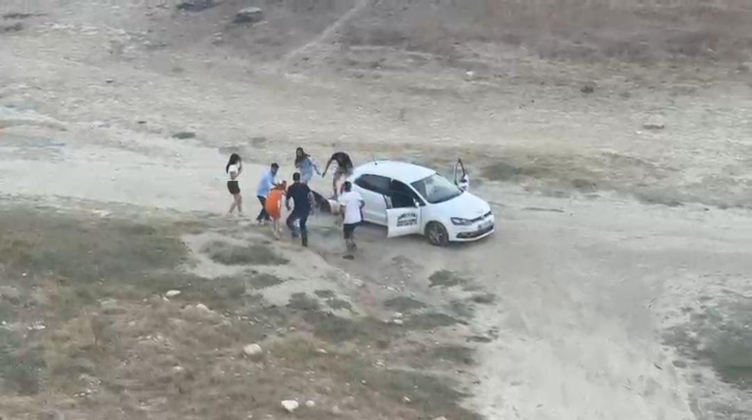 1200xauto Adana'da evlenme teklifi karakolda bitti! 14 yıllık sevgilisine hayatının şokunu yaşattı