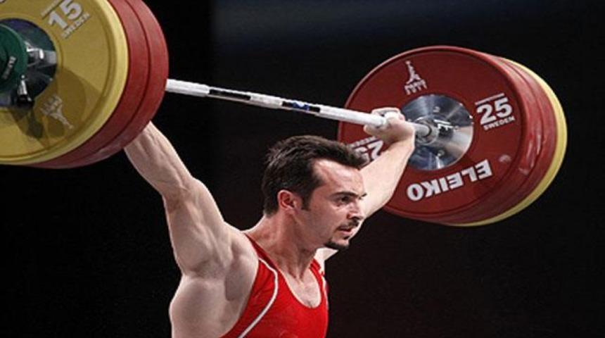 T&uuml;rkiye'ye halterde altın madalya