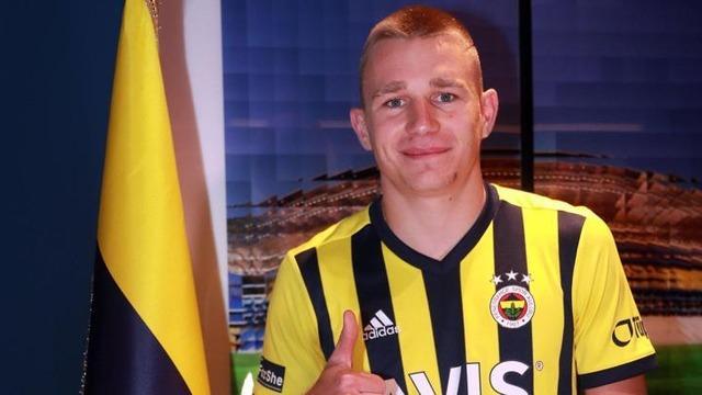 Fenerbahçe'de oynadığı dönemde taraftarın sevgilisiydi! Attila Szalai resmen geri döndü... İşte yeni takımı
