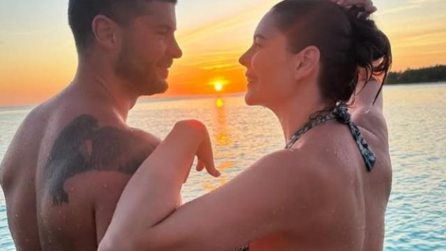 Berk Oktay kızı Mira Milena ile tatilde! Baba kız pozuna beğeni yağdı