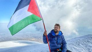 Gazeteci Adem Metan Ağrı Dağı’nın zirvesine Filistin bayrağı dikti! Bir halkın acısı bu kadar görünmez olamaz