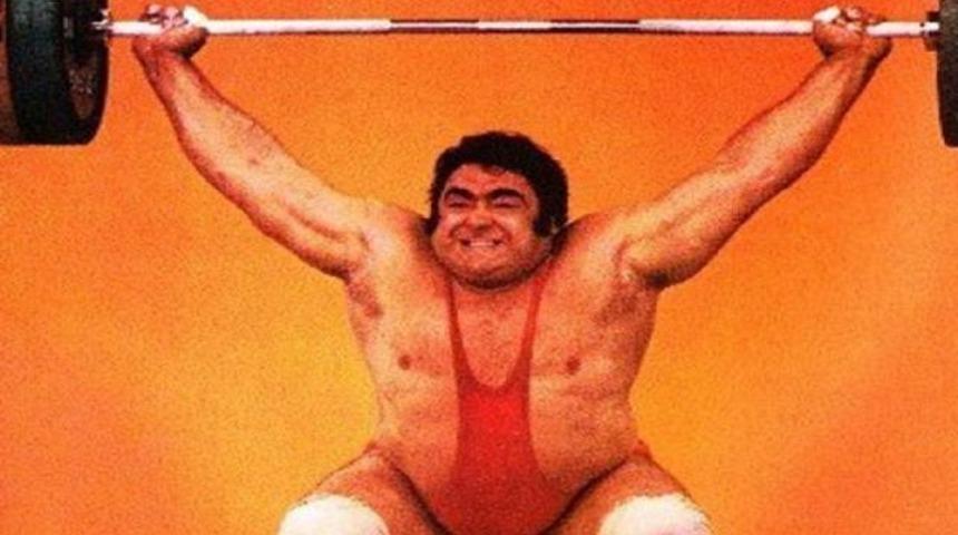 Efsane halterci &ouml;ld&uuml;!